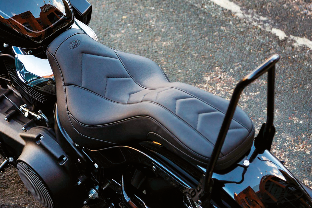 MUSTANG TRIPPER FASTBACK SEATS FOR SOFTAIL